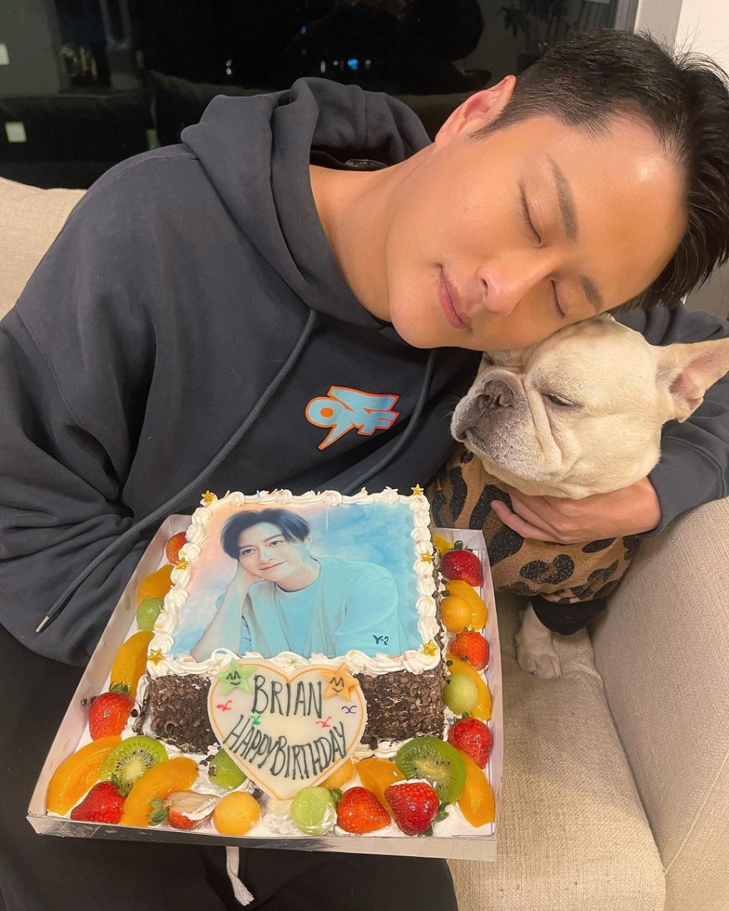 粉絲為他送上人像蛋糕，蛋糕上的他「韓味濃」。​